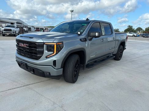 Used 2023 GMC Sierra 1500 Elevation w/ Elevation Premium Package RWD image 7
