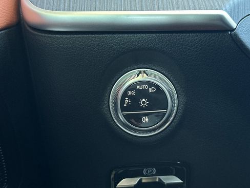 New 2025 Mercedes-Benz C 300 4MATIC Sedan image 27