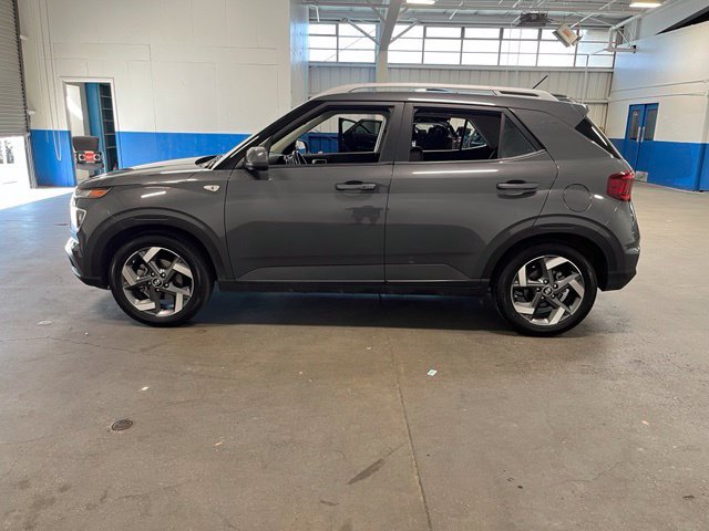 Used 2025 Hyundai Venue SEL FWD image 6