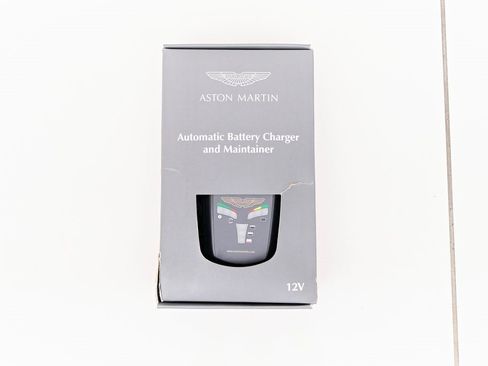 Used 2023 Aston Martin V8 Vantage Roadster image 29