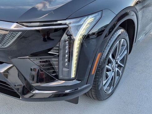 New 2026 Cadillac Optiq Sport 1 image 10