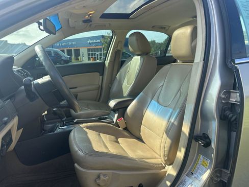 Used 2010 Ford Fusion SEL FWD image 3
