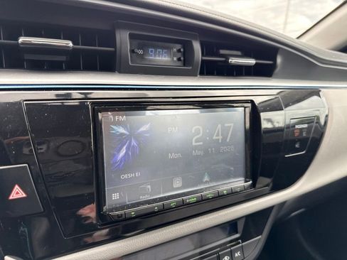 Used 2015 Toyota Corolla LE FWD image 17