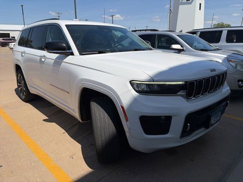 Used 2021 Jeep Grand Cherokee L Overland w/ Advanced Protech Group III AWD/4WD image 2