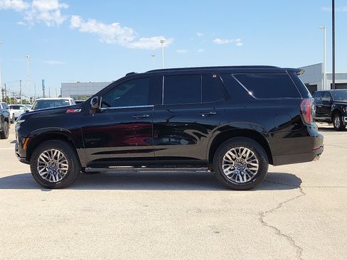 Used 2025 Chevrolet Tahoe Z71 AWD/4WD image 2