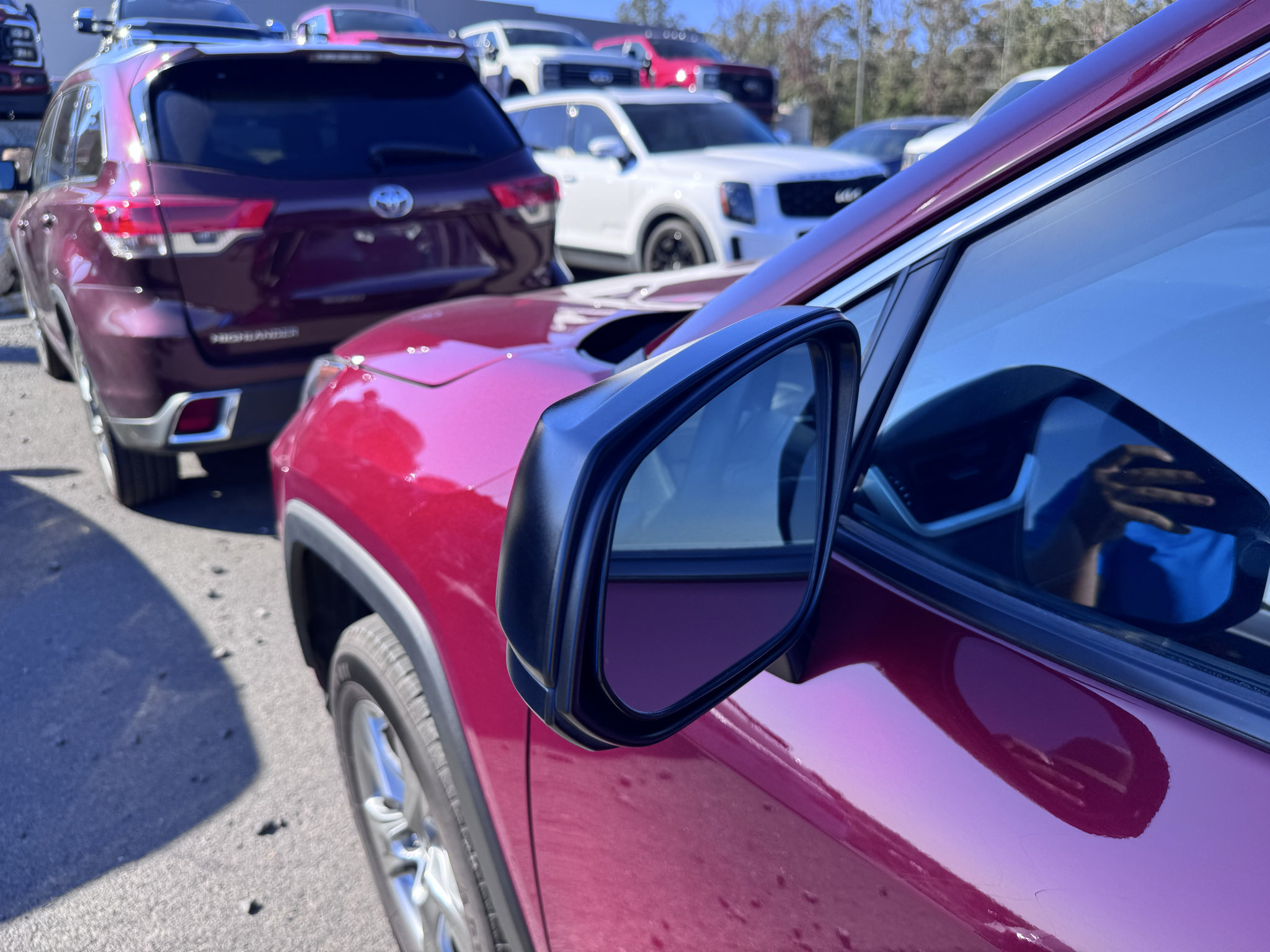 Used 2025 Toyota RAV4 LE AWD/4WD image 26