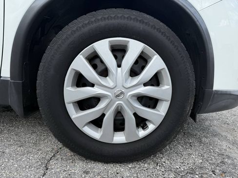 Used 2016 Nissan Rogue S w/ Appearance Package FWD image 26