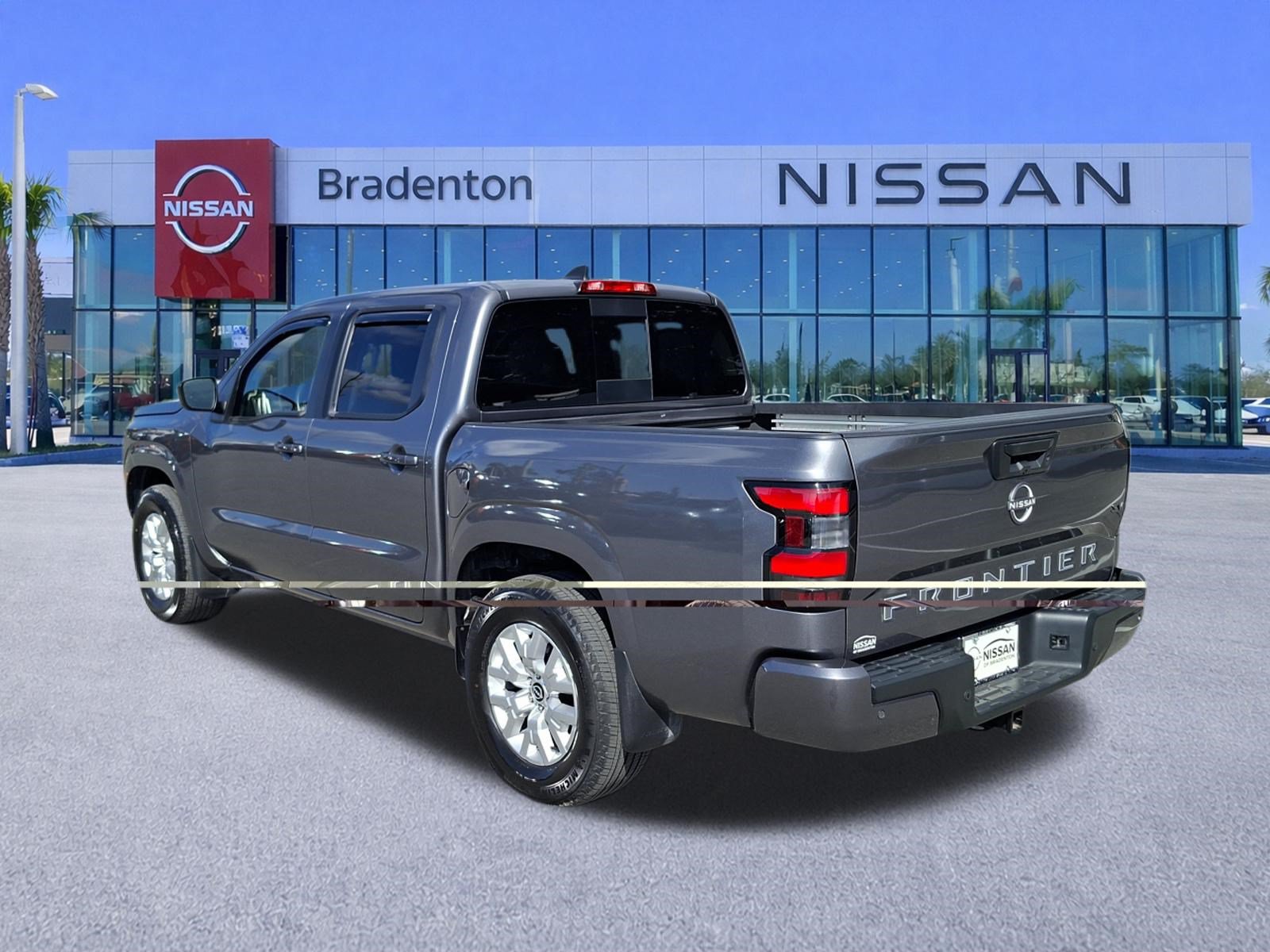 Used 2024 Nissan Frontier SV w/ SV Convenience Package RWD image 7