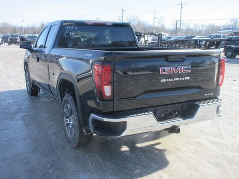 New 2026 GMC Sierra 1500 SLE image 8
