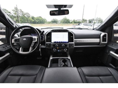 Certified 2022 Ford F350 Lariat w/ Chrome Package AWD/4WD image 11