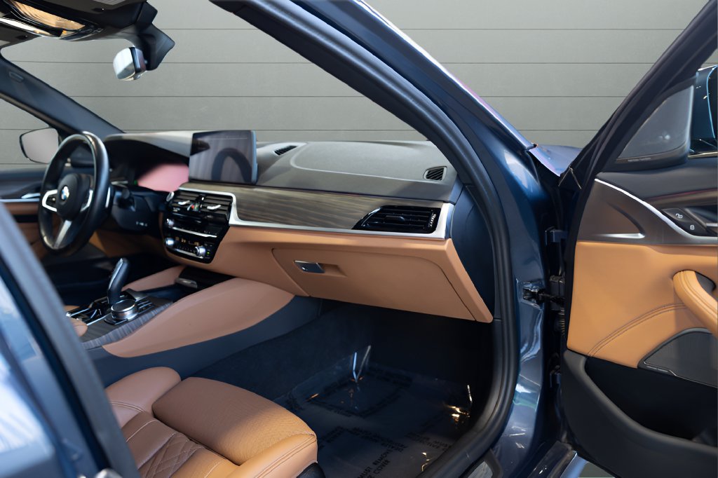 Used 2023 BMW 530i w/ M Sport Package RWD image 59