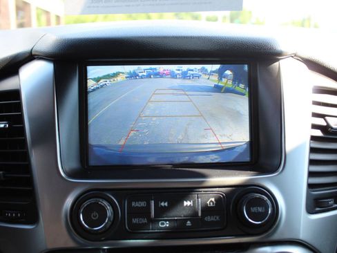 Used 2019 Chevrolet Suburban LT AWD/4WD image 19