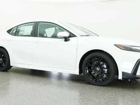 New 2026 Toyota Camry SE FWD image 28