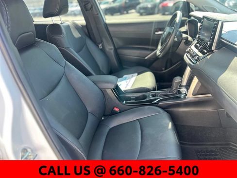 Used 2022 Toyota Corolla Cross XLE AWD/4WD image 8