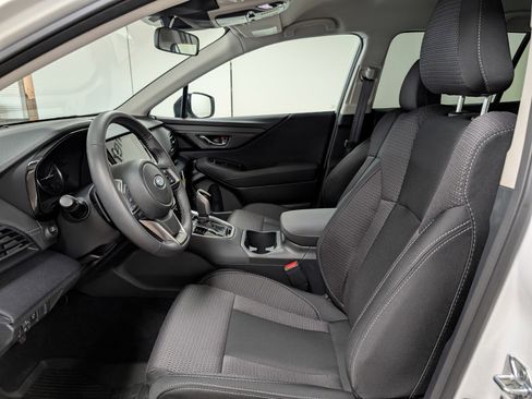 Used 2025 Subaru Outback Premium image 3