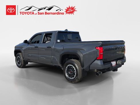 Certified 2025 Toyota Tacoma TRD Off-Road AWD/4WD image 3