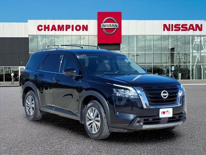 Used 2023 Nissan Pathfinder SL