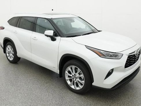 New 2026 Toyota Highlander Limited image 13