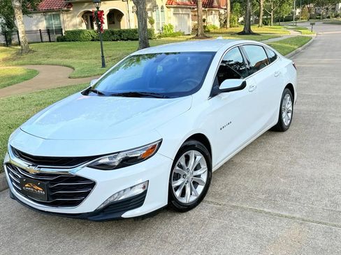 Used 2019 Chevrolet Malibu LT FWD image 1