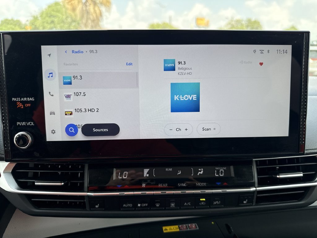 Certified 2025 Toyota Sienna XLE FWD image 12