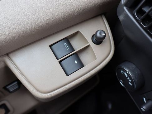 New 2025 Chevrolet Express 3500 w/ Chrome Appearance Package image 15