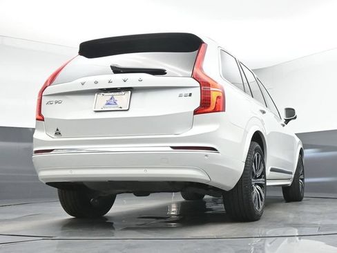 Used 2024 Volvo XC90 B5 Core w/ Protection Package Premier AWD/4WD image 16