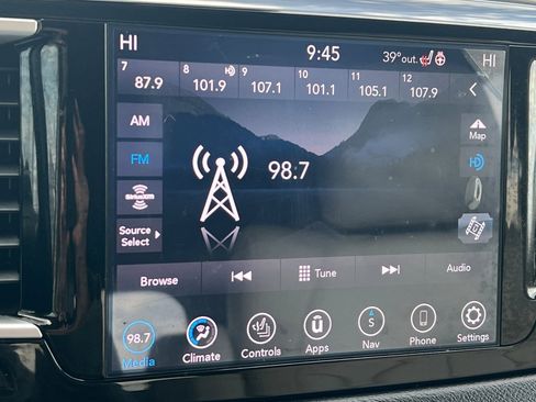 Used 2020 Chrysler Pacifica Touring-L Plus w/ Tire & Wheel Group image 19