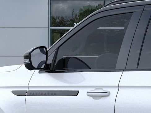 New 2026 Lincoln Navigator Black Label AWD/4WD image 20
