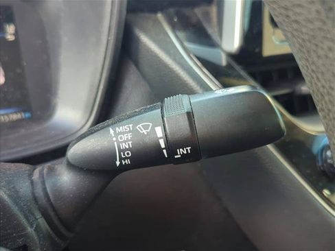 Used 2020 Toyota Corolla LE FWD image 15