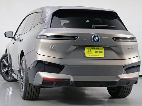 Used 2024 BMW iX xDrive50 w/ Sport Package image 6