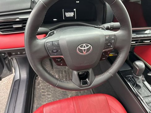 Used 2025 Toyota Camry XSE image 12