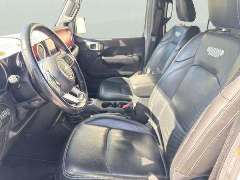 Used 2019 Jeep Wrangler Unlimited Rubicon w/ Steel Bumper Group image 15