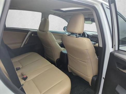 Used 2018 Toyota RAV4 XLE image 20