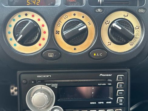 Used 2000 Toyota MR2 image 15