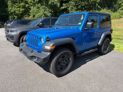 Used 2023 Jeep Wrangler Sport AWD/4WD image 9