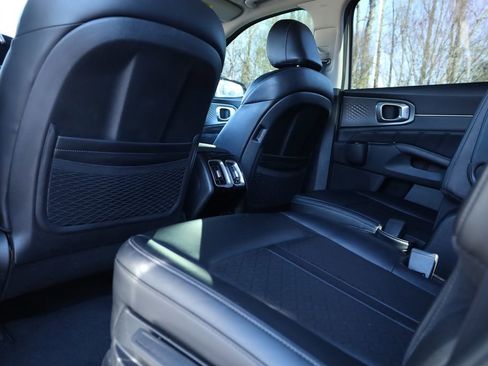 Used 2023 Kia Sorento SX image 12