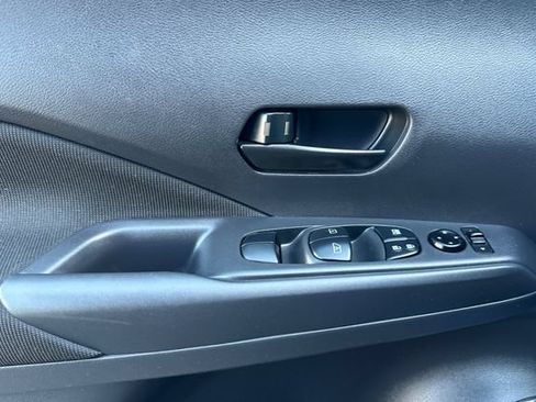 Certified 2025 Nissan Kicks Play S FWD image 11