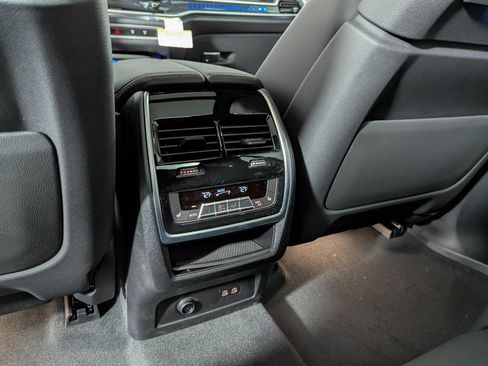 New 2026 BMW X7 xDrive40i w/ Executive Package image 42