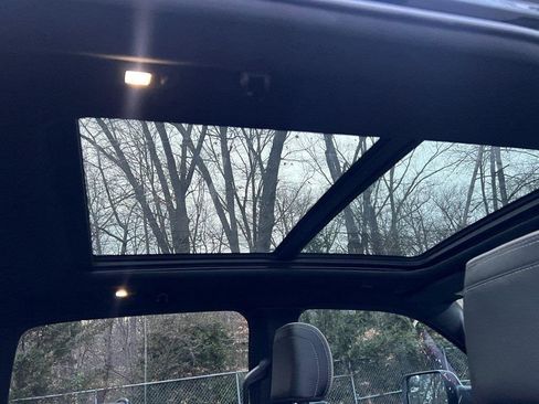 Certified 2023 RAM 1500 Limited w/ Cold Weather Group image 17