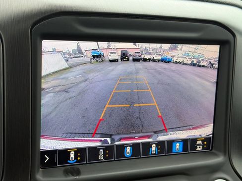 Used 2022 GMC Sierra 2500 AT4 w/ AT4 Premium Plus Package image 16