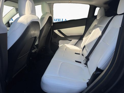 Used 2021 Tesla Model Y Performance image 4