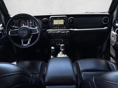 Used 2022 Jeep Wrangler Unlimited Sahara AWD/4WD image 19