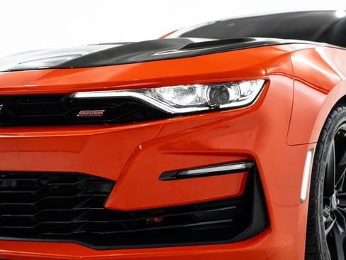 Used 2021 Chevrolet Camaro SS image 9