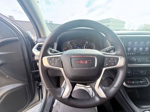 Used 2023 GMC Acadia SLE w/ Driver Convenience Package image 14
