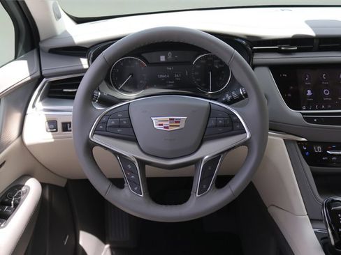 Certified 2023 Cadillac XT5 Premium Luxury FWD image 15