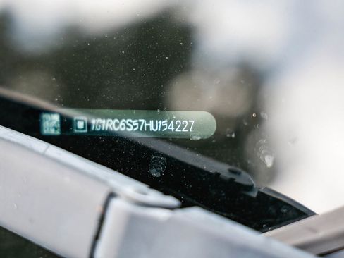 Used 2017 Chevrolet Volt LT w/ Comfort Package image 23