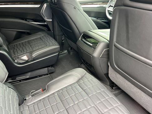 Certified 2025 Cadillac Escalade Sport Platinum w/ LPO, ONYX Package image 19