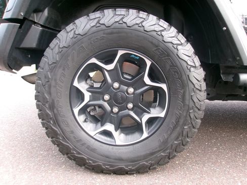 Used 2023 Jeep Wrangler Unlimited Rubicon 4xe AWD/4WD image 15