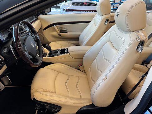 Used 2014 Maserati GranTurismo Convertible image 29