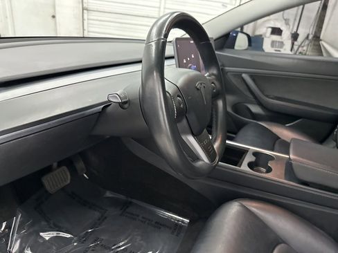 Used 2021 Tesla Model 3 Standard Range Plus RWD image 9